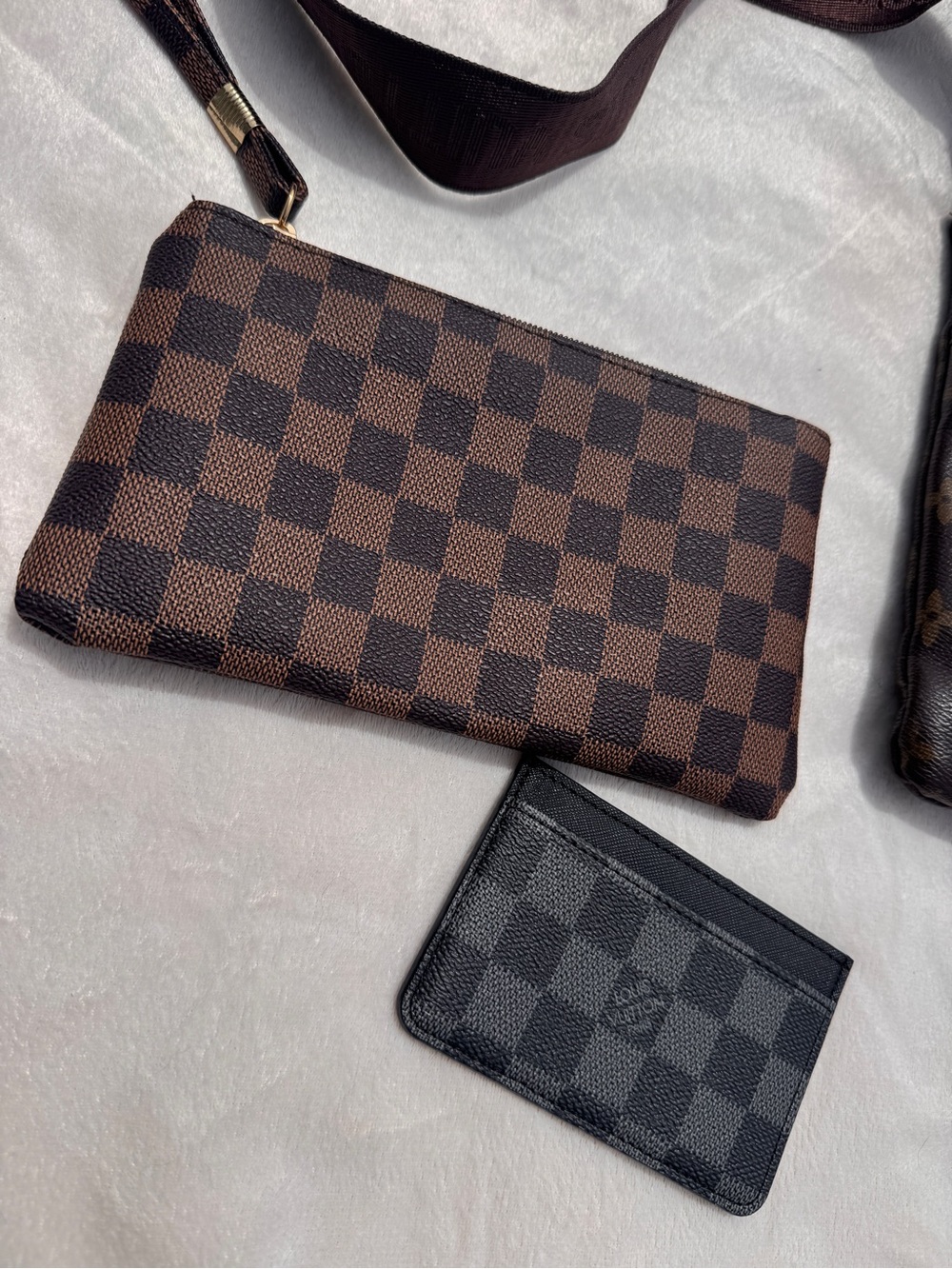 Louis Vuitton Monogram & Damier Brown Crossbody Bag with Gold LV Emblem - Picture 3 of 13